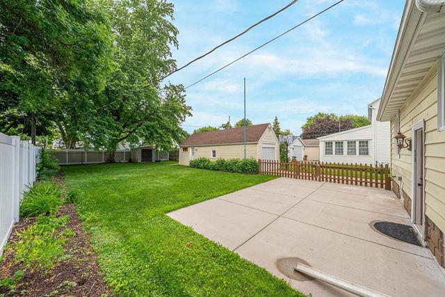 1412 W SPRING STREET, Appleton, WI 54914