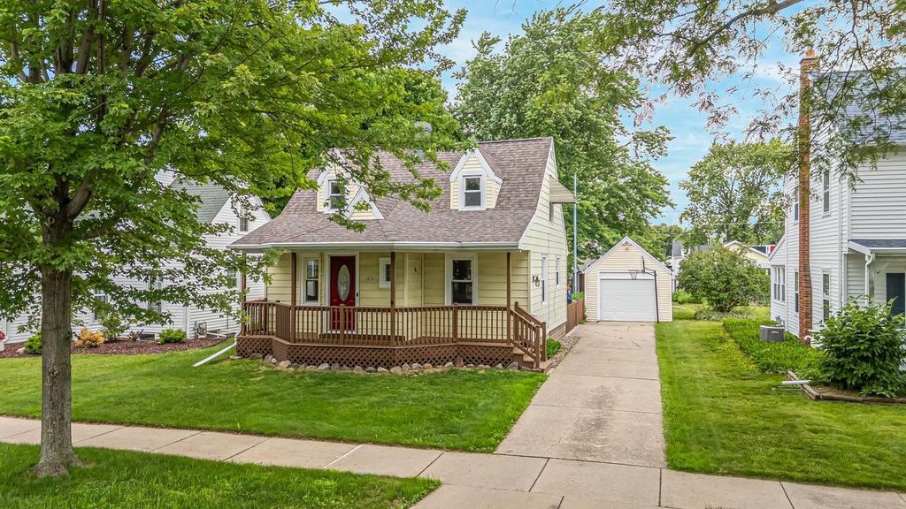 1412 W SPRING STREET, Appleton, WI 54914