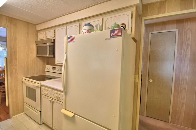 127 PARADISE LANE, Auburndale, FL 33823