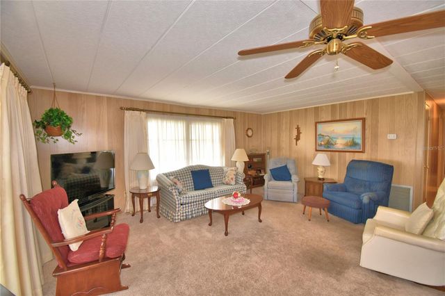 127 PARADISE LANE, Auburndale, FL 33823