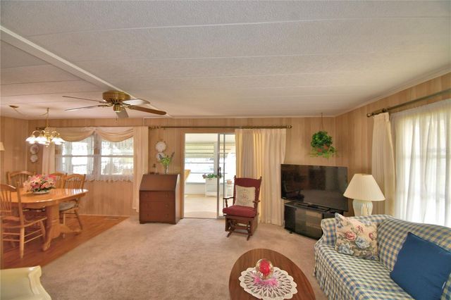 127 PARADISE LANE, Auburndale, FL 33823