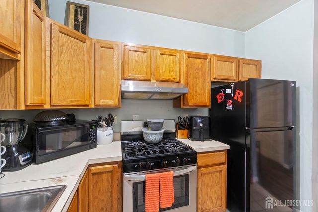 122 Remsen Avenue A, New Brunswick, NJ 08901