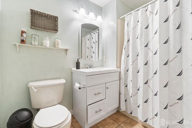 122 Remsen Avenue A, New Brunswick, NJ 08901