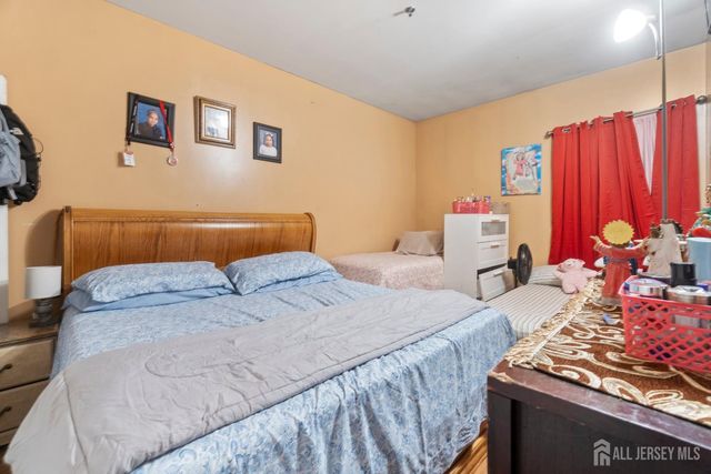 122 Remsen Avenue A, New Brunswick, NJ 08901