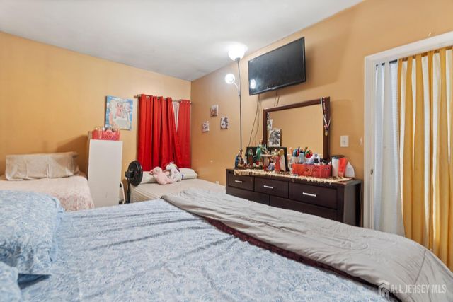 122 Remsen Avenue A, New Brunswick, NJ 08901