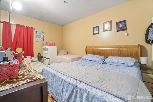 122 Remsen Avenue A, New Brunswick, NJ 08901
