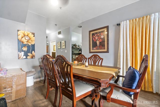 122 Remsen Avenue A, New Brunswick, NJ 08901