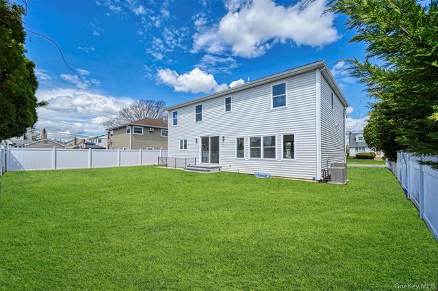 238 North Pine Street, Massapequa, NY 11758