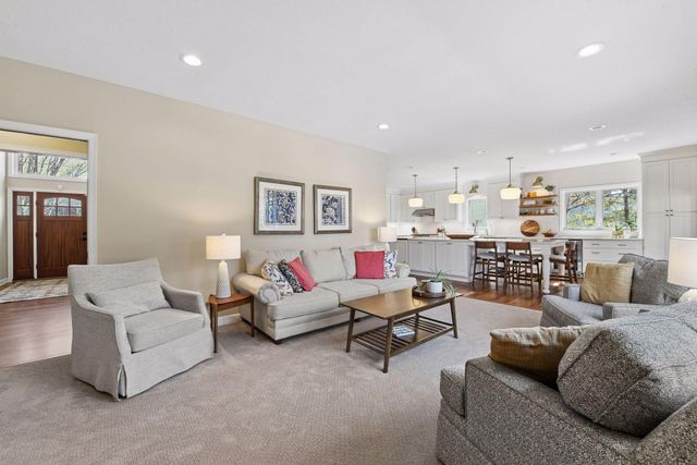 3975 Zanzibar Lane N, Plymouth, MN 55446