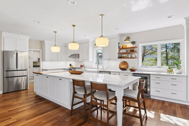 3975 Zanzibar Lane N, Plymouth, MN 55446