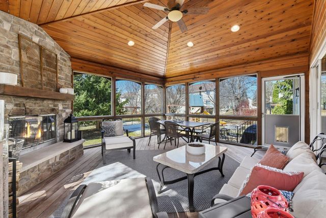 3975 Zanzibar Lane N, Plymouth, MN 55446