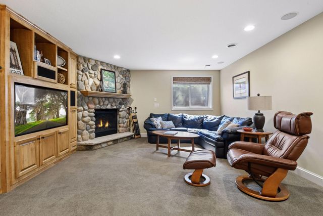 3975 Zanzibar Lane N, Plymouth, MN 55446