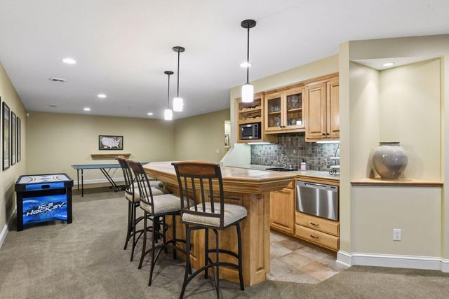 3975 Zanzibar Lane N, Plymouth, MN 55446
