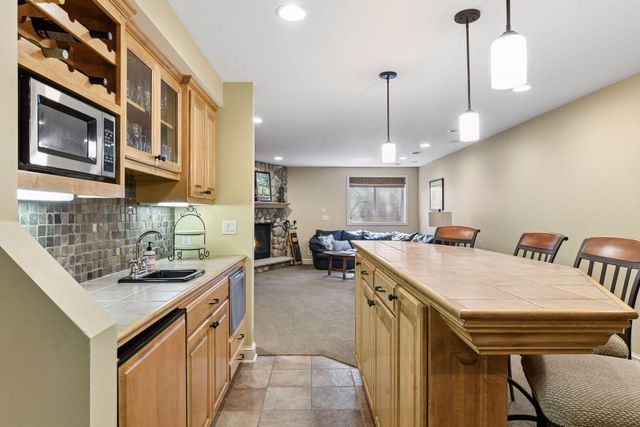 3975 Zanzibar Lane N, Plymouth, MN 55446