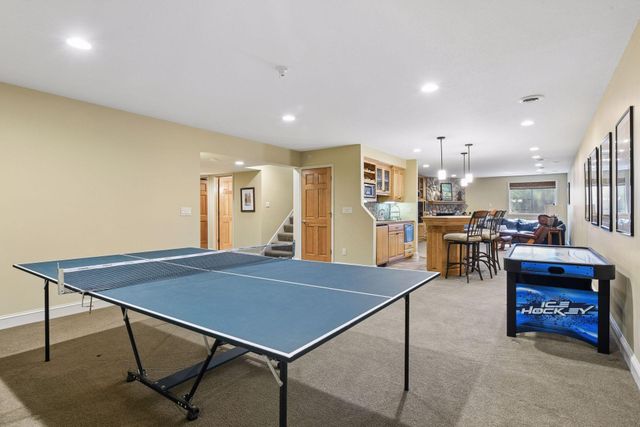 3975 Zanzibar Lane N, Plymouth, MN 55446