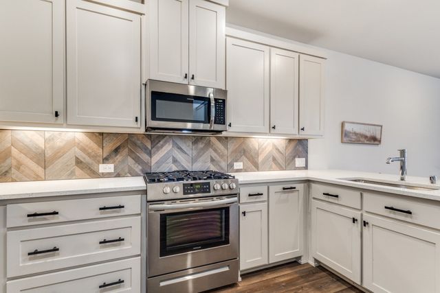 221 McConathy Way, Flower Mound, TX 75028