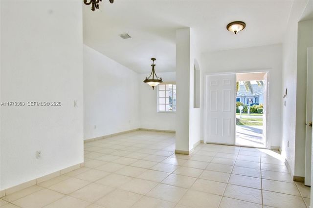 421 NW 136th Ave 421, Miami, FL 33182