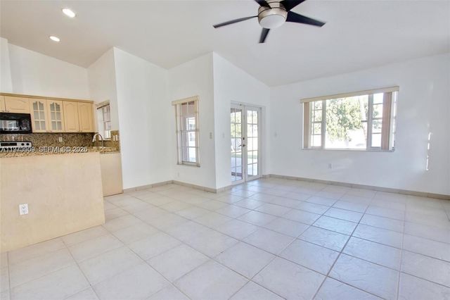 421 NW 136th Ave 421, Miami, FL 33182