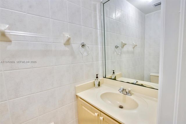 421 NW 136th Ave 421, Miami, FL 33182