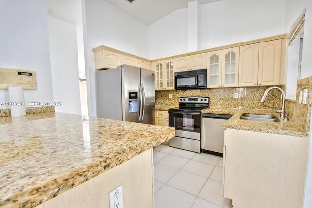 421 NW 136th Ave 421, Miami, FL 33182