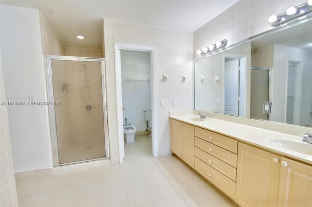 421 NW 136th Ave 421, Miami, FL 33182