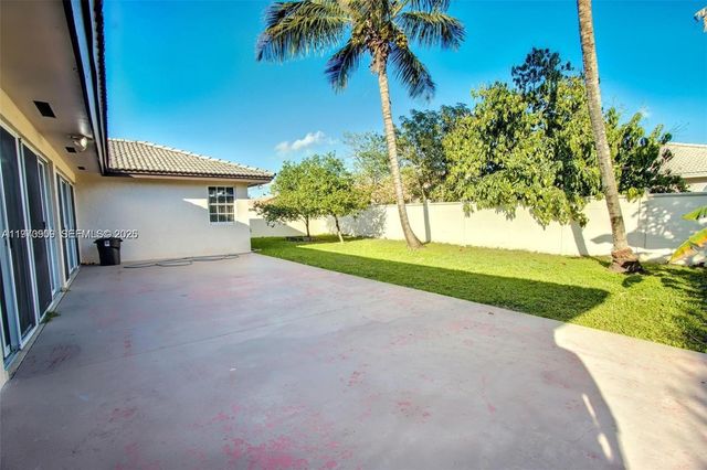 421 NW 136th Ave 421, Miami, FL 33182