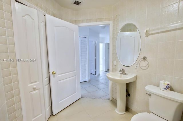 421 NW 136th Ave 421, Miami, FL 33182