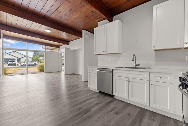 2023 Ellis St, Modesto, CA 95354