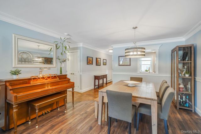 14 Glen Hollow Drive E2, Holtsville, NY 11742