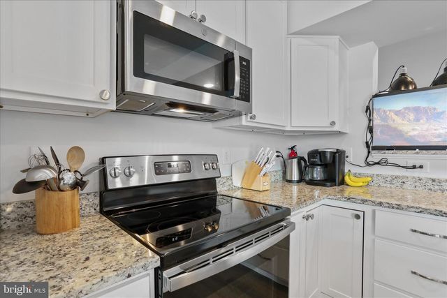 13 OLGA DR, Martinsburg, WV 25403