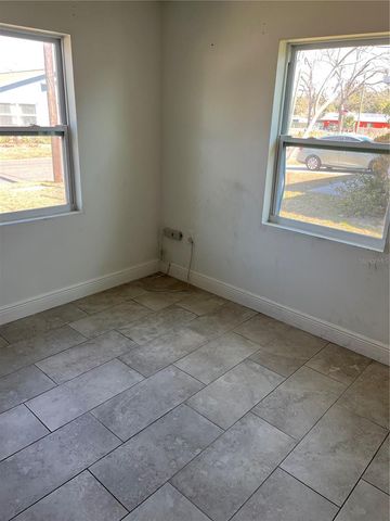 3301 E IDA STREET, Tampa, FL 33610