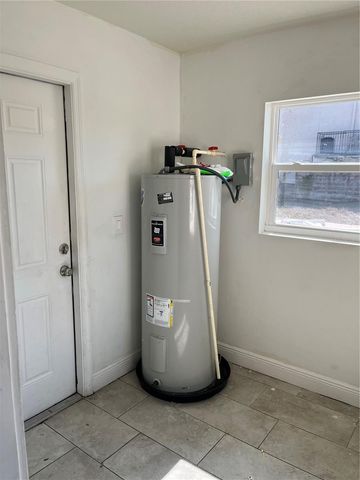 3301 E IDA STREET, Tampa, FL 33610