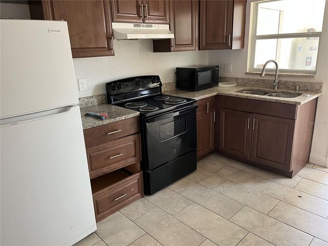 3301 E IDA STREET, Tampa, FL 33610