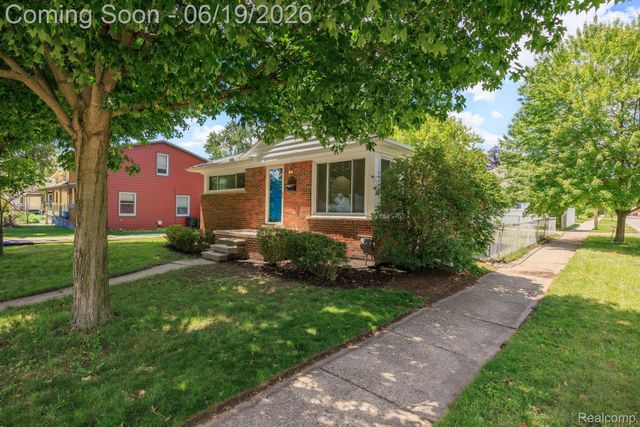 2879 Royal Avenue, Berkley, MI 48072