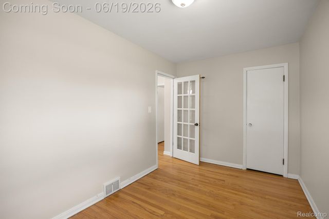 2879 Royal Avenue, Berkley, MI 48072