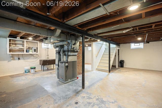 2879 Royal Avenue, Berkley, MI 48072
