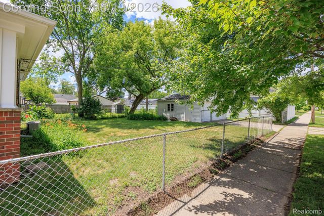 2879 Royal Avenue, Berkley, MI 48072