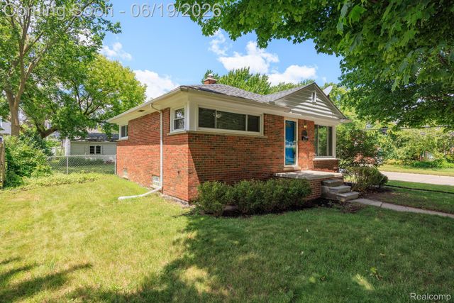 2879 Royal Avenue, Berkley, MI 48072