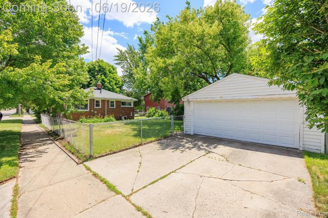 2879 Royal Avenue, Berkley, MI 48072