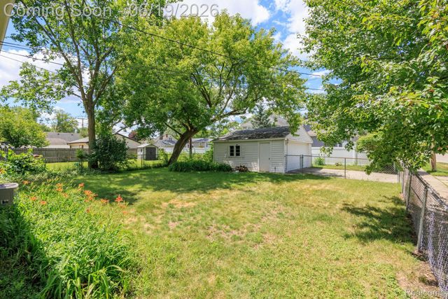 2879 Royal Avenue, Berkley, MI 48072