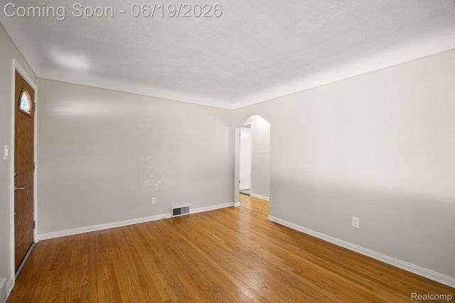 2879 Royal Avenue, Berkley, MI 48072