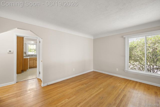 2879 Royal Avenue, Berkley, MI 48072