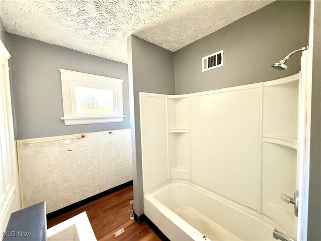 1273 E 135th Street, East Cleveland, OH 44112