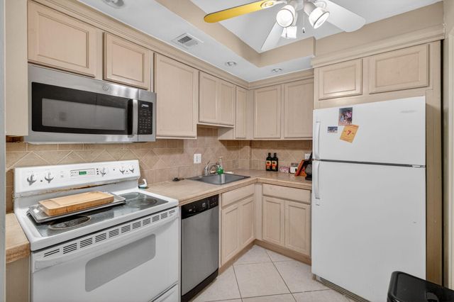 12 NE 19th Court 118a, Wilton Manors, FL 33305