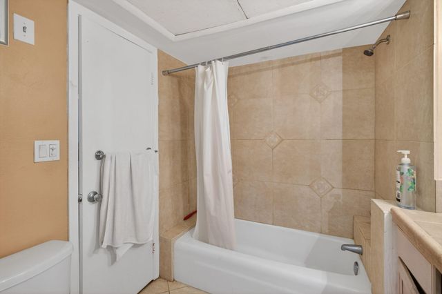 12 NE 19th Court 118a, Wilton Manors, FL 33305