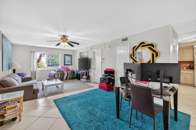 12 NE 19th Court 118a, Wilton Manors, FL 33305