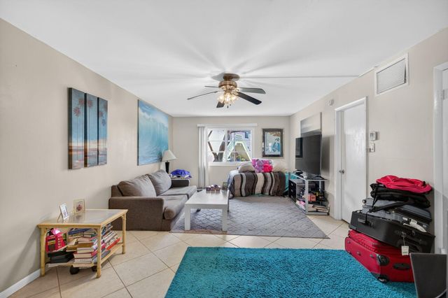12 NE 19th Court 118a, Wilton Manors, FL 33305