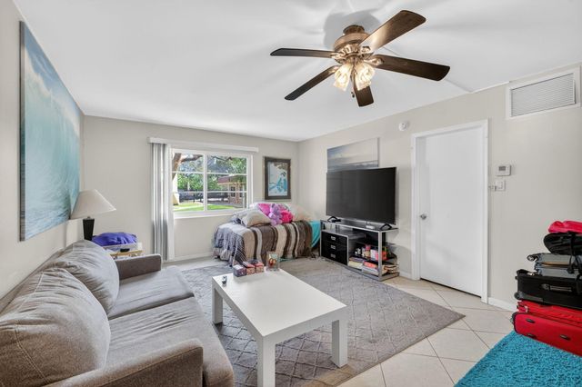 12 NE 19th Court 118a, Wilton Manors, FL 33305