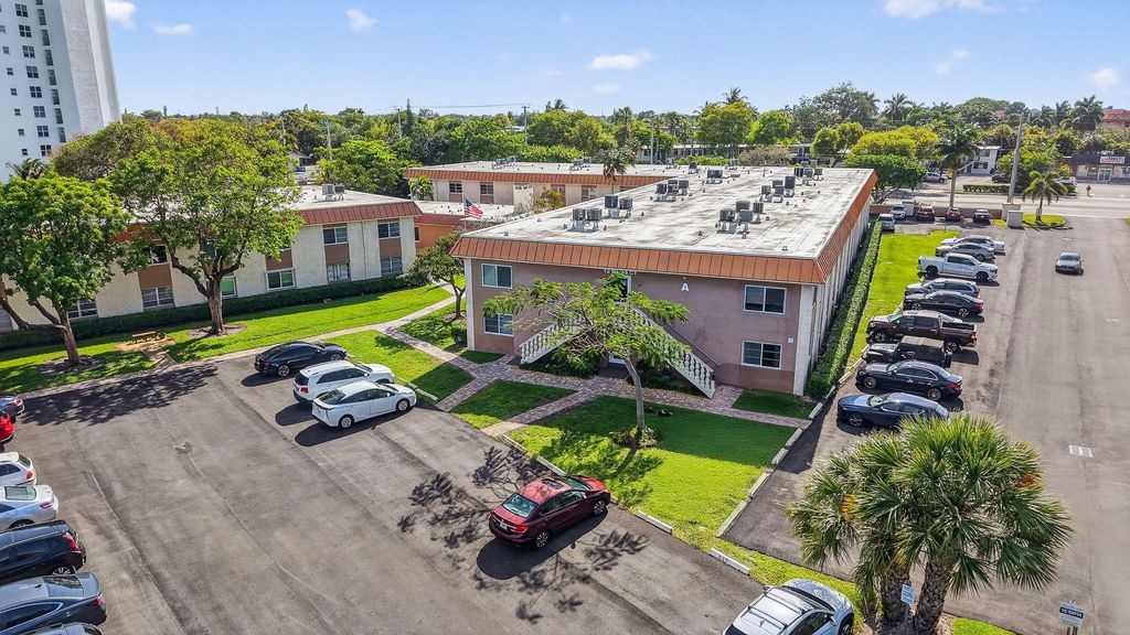 12 NE 19th Court 118a, Wilton Manors, FL 33305