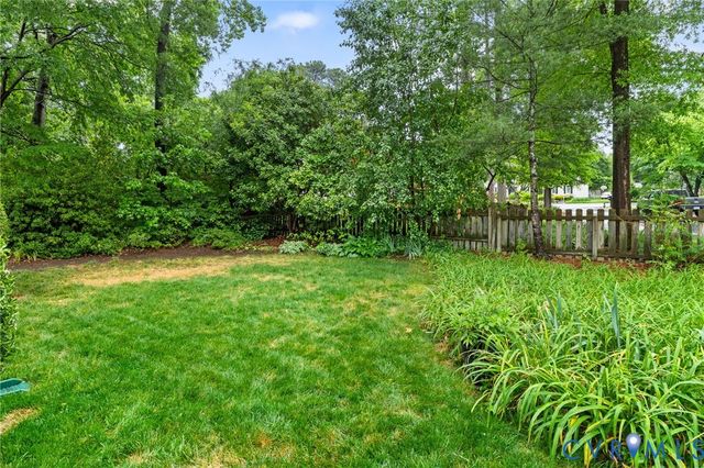3013 Summerhaven Ct, Glen Allen, VA 23060